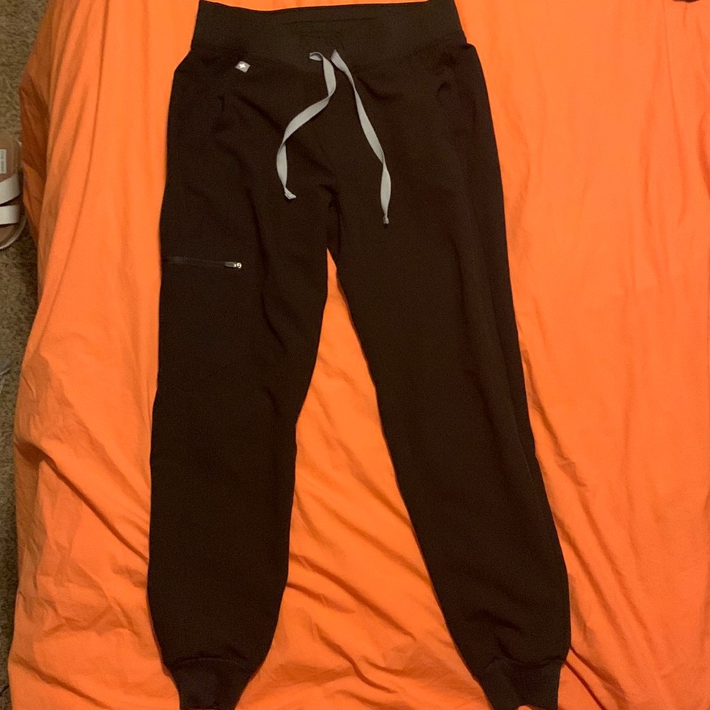 Figs Zamora Jogger Scrub Pant in Black